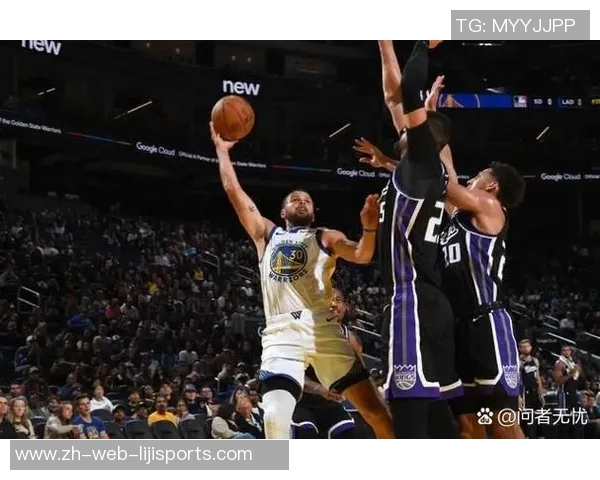 快船与勇士激战正酣NBA季后赛精彩对决引发球迷热议